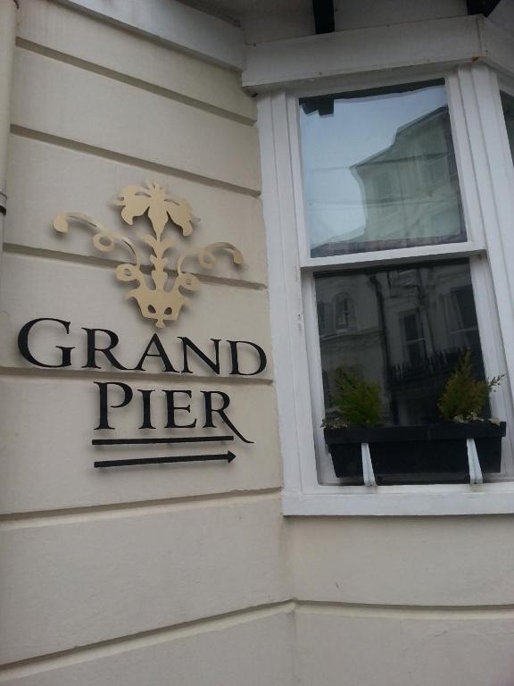 Grand Pier Guest House Brighton Екстер'єр фото